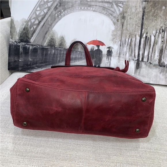 ❤️💜🩷Frye Melissa Zip Tote Bag Distressed Leather -Sangria- MSRP $398 - Picture 7 of 16